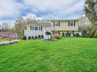 12 Amy Rd, Washingtonville, NY 10992