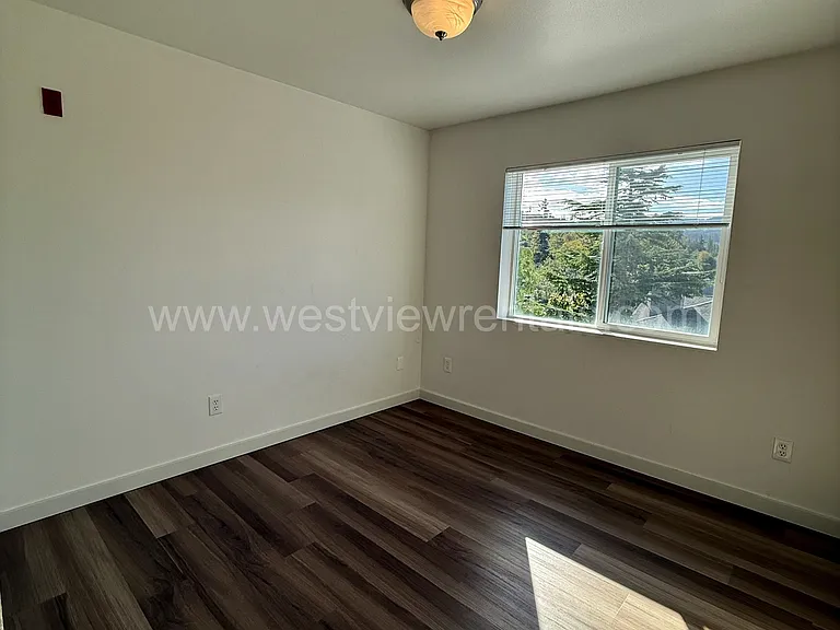 524 32nd St #401 — Photo 12