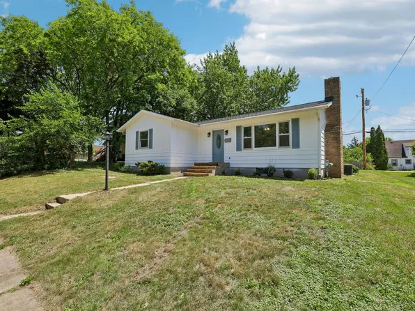 618 E Conant St, Portage, WI 53901