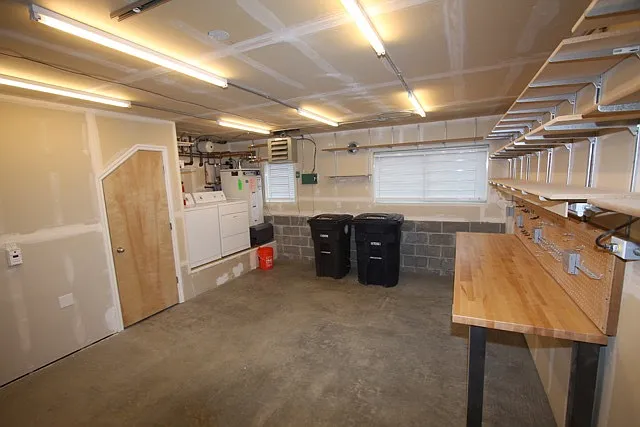 1329 Denali St — Photo 13