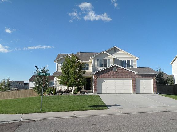 6Br/4ba 3000sf 1/4 acre!