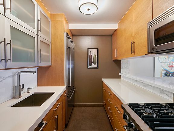 2nd image of 211 Madison Ave #3B