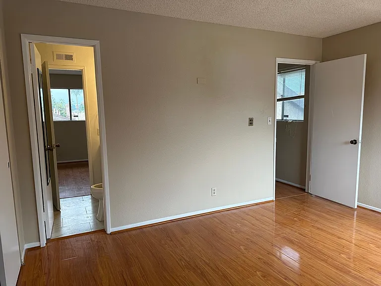 430 W Center St #1 — Photo 4