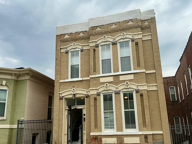 621 N 9th St — Photo 1