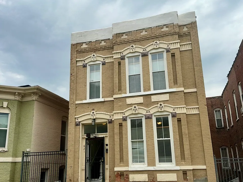 621 N 9th St