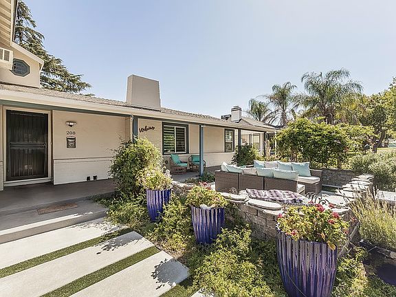 4th image of 208 E Peralta Way