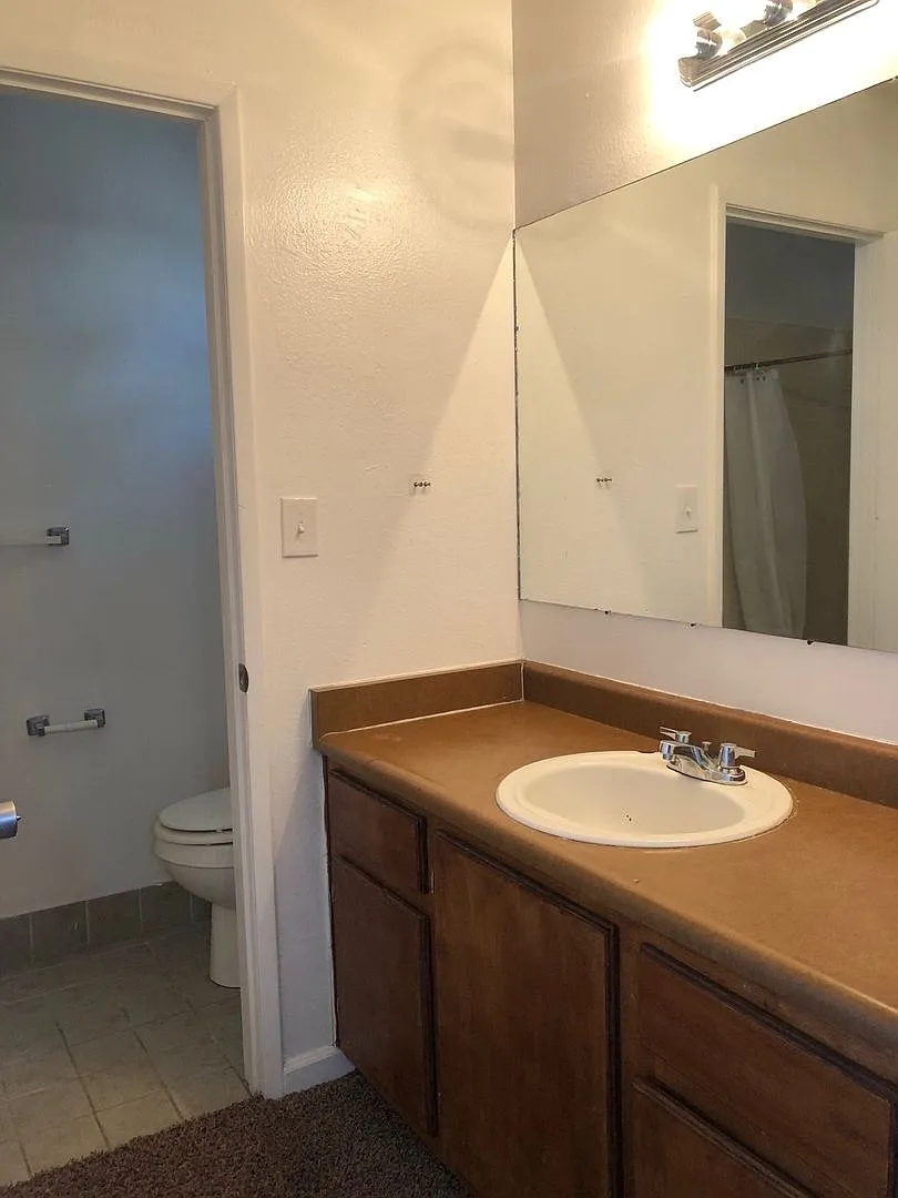 2 bedroom 2 bath duplex — Photo 4