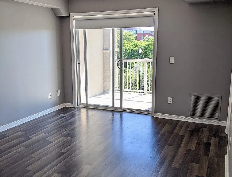 684 Warden Ave #429 — Photo 7