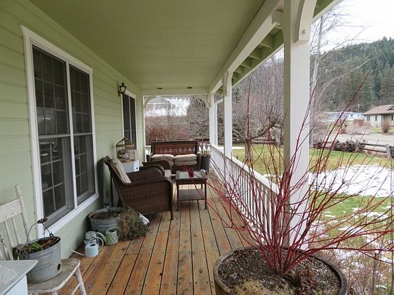 2nd image of 140 Cottonwood Ct