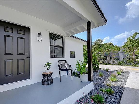 4th image of 127 NW 6th Ave