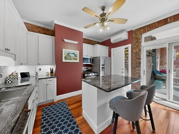 18 Hancock St APT 4, Boston, MA 02114