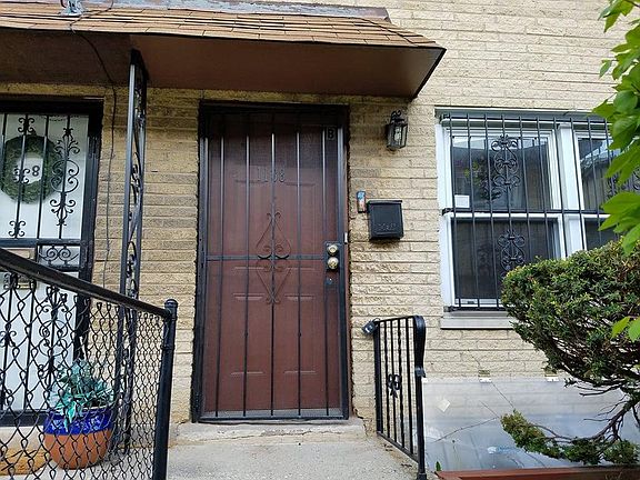 2nd image of 1138 E 81st St Unit B
