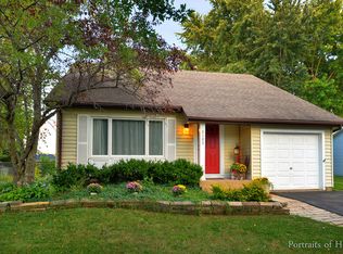 3102 Timber Hill Ln, Aurora, IL 60504