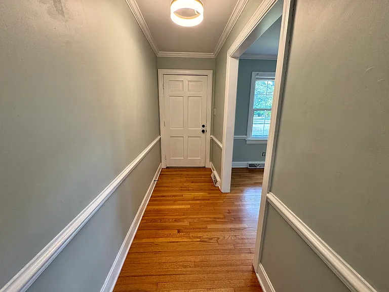 3020 Berkley Dr — Photo 2