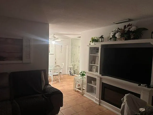 2 bed, 2.0 bath, 860 sqft, $2,500 — Photo 3