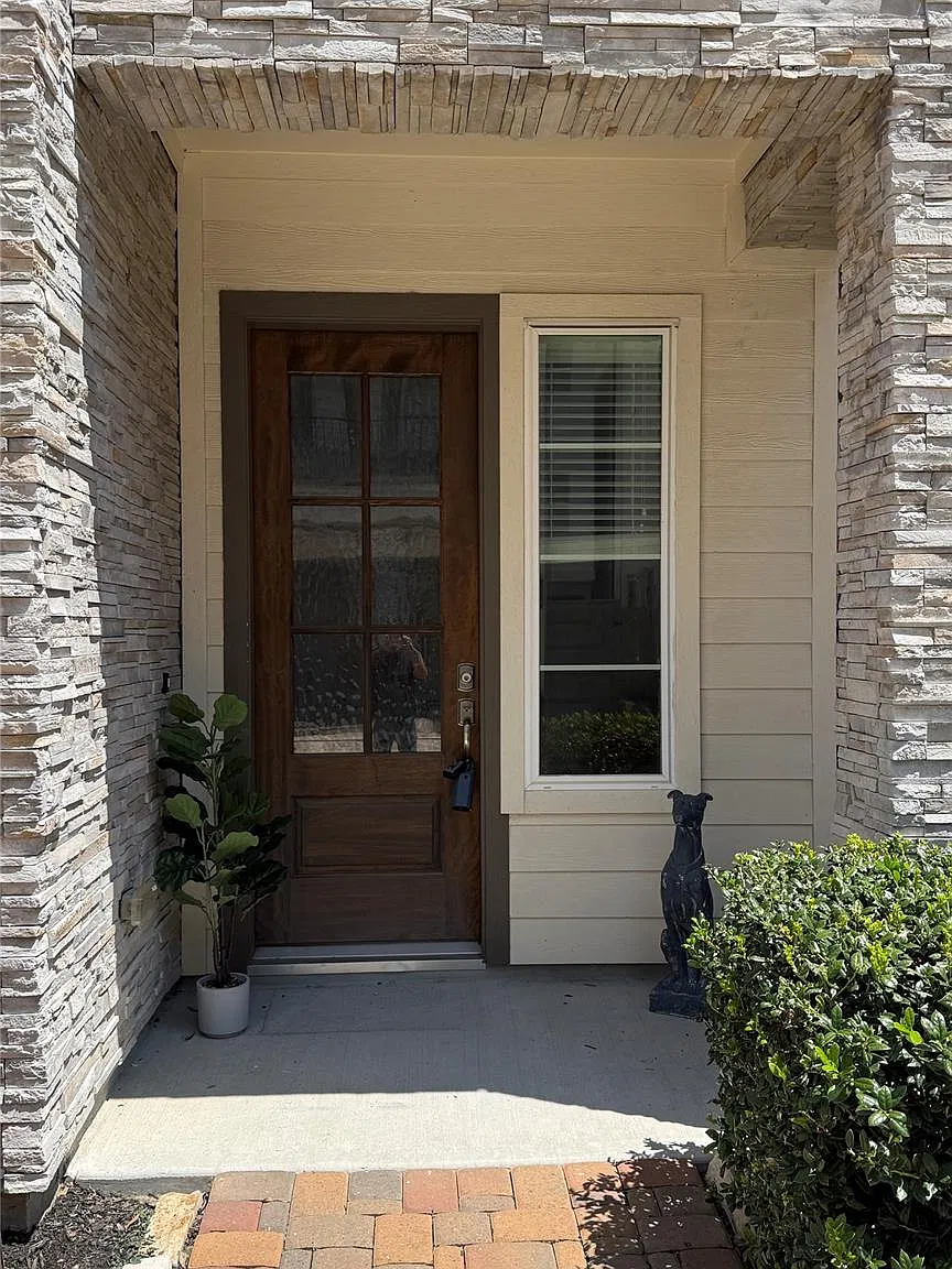3 bed, 3.5 bath, 2587 sqft, $2,800 — Photo 4