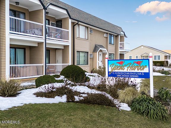 3rd image of 1382 Ocean Avenue #B11
