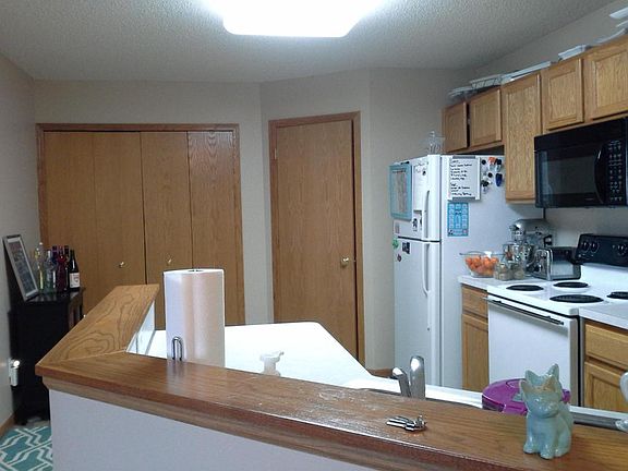 4th image of 374 Wilderness Dr