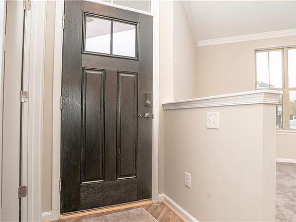 3rd image of 807 Kathy Ann Way