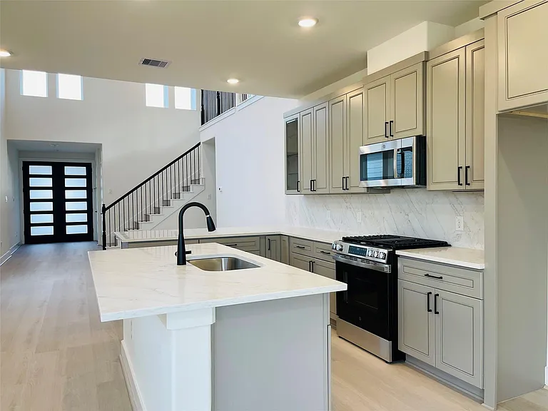 4308 Avron Dr — Photo 10