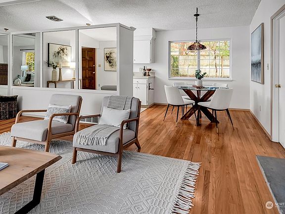 3rd image of 16033 NE 27th Street