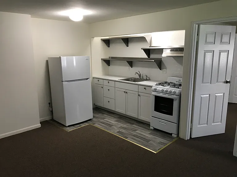 160 W Cedar St #23 — Photo 1