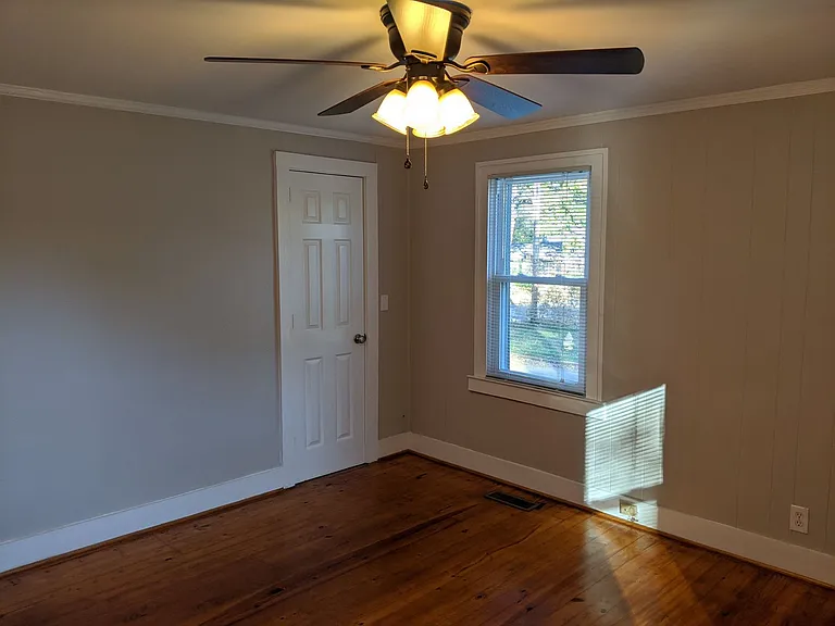701 W Walnut St — Photo 4