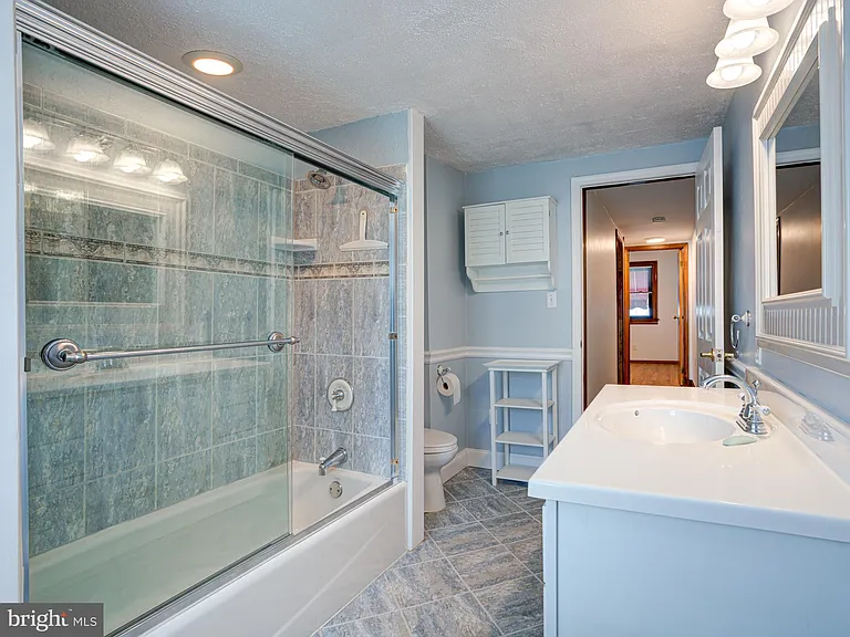 2250 Ritter St — Photo 22