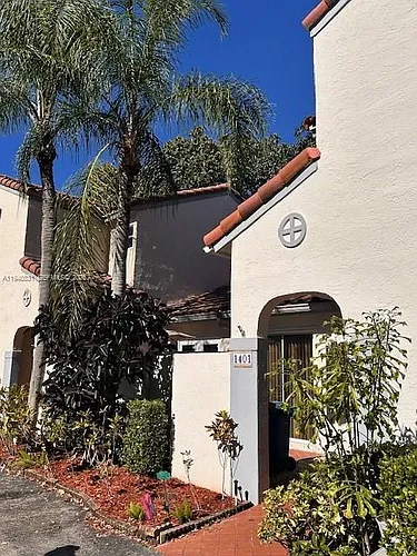 1401 Cottonwood Cir #1 Photo 1