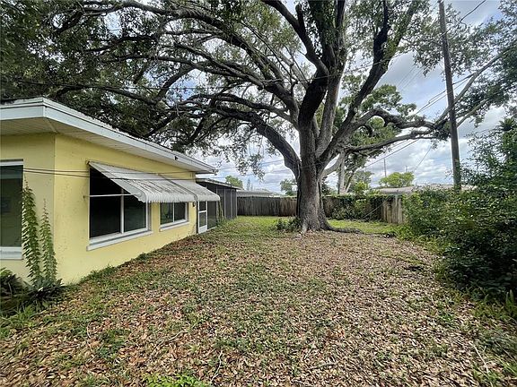 4th image of 635 DEVILLE DRIVE E