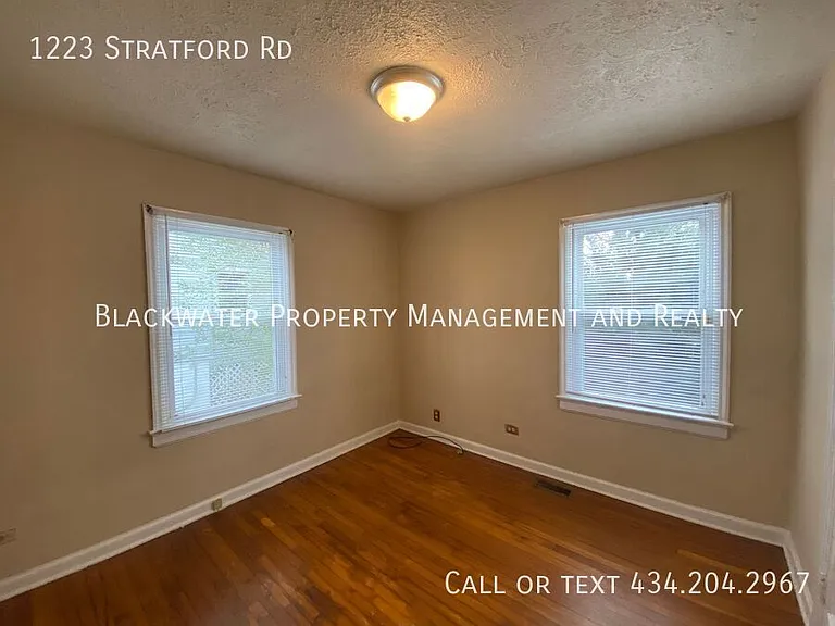 1223 Stratford Rd — Photo 9