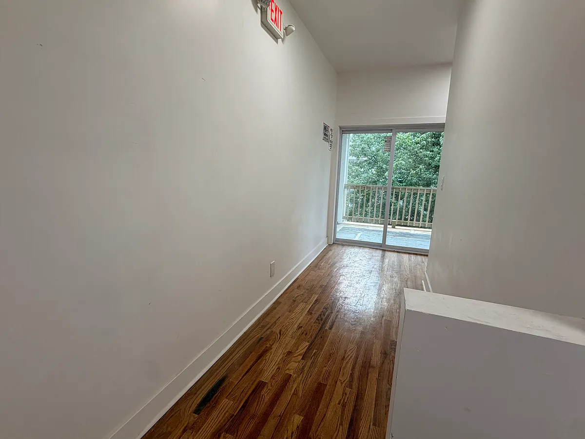 Building Photo - 44-46 Farley Ave #2