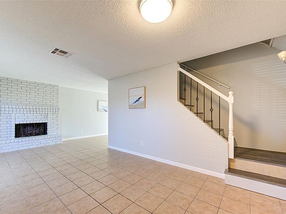 3rd image of 6910 Navidad Rd