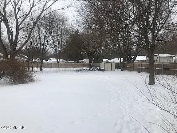 4th image of 3307 Brookmont Dr