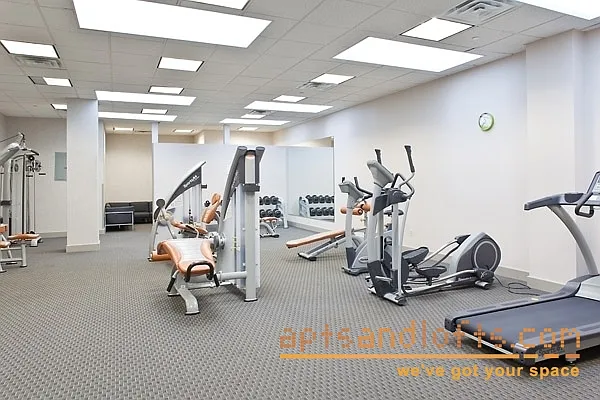 Rented by aptsandlofts.com | media 2