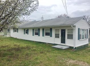 313 Howard St, Urbanna, VA 23175