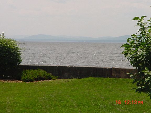 Beautiful Lake Champlain Assecc and Mooring rights