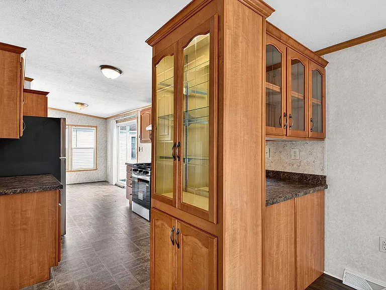 15 W Redwood Ave — Photo 43
