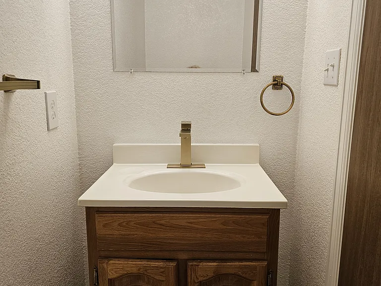 1/2 bath