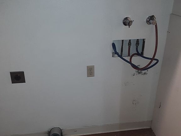 3rd image of 31 Larkspur Dr #D