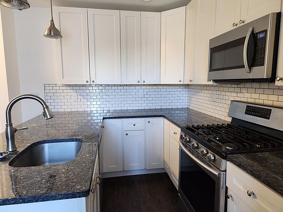 4th image of 105 Putnam Blvd APT 4
