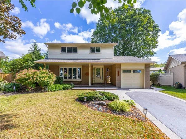 3148 Terraview Ct, Burlington, ON L7M 1E9