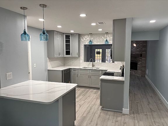 3rd image of 17 Oldstream Ct