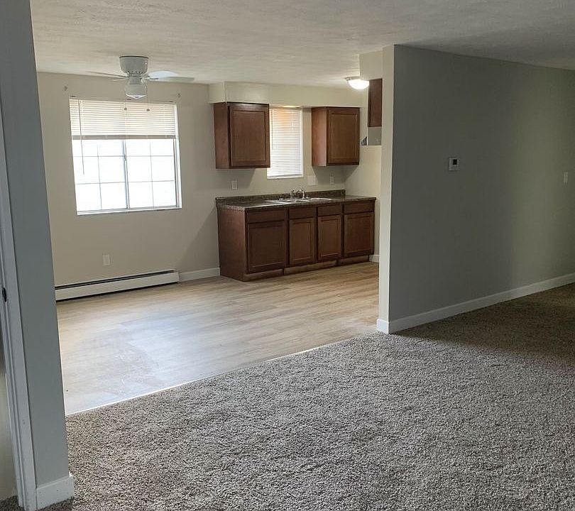 1st image of 250 Carnegie Ave #250