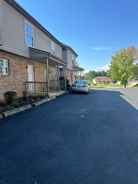 2 bed, 1.5 bath, $1,600 — Photo 3
