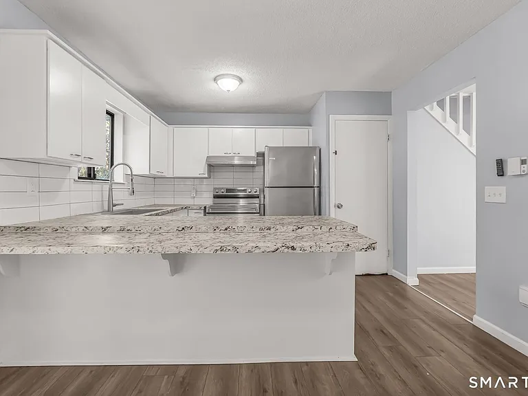 188 Moreland Ave — Photo 4