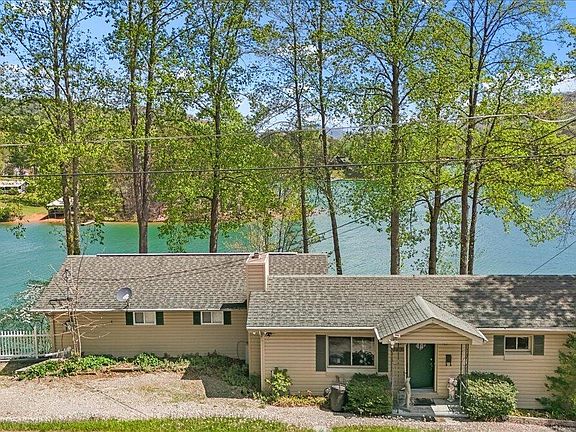 5th image of 143 Lakeside Dr