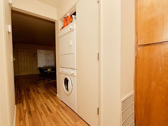 4th image of 1200 Sherman Ave #3