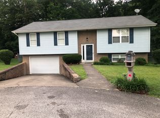 2814 Pinehurst Ln, Huntington, WV 25704