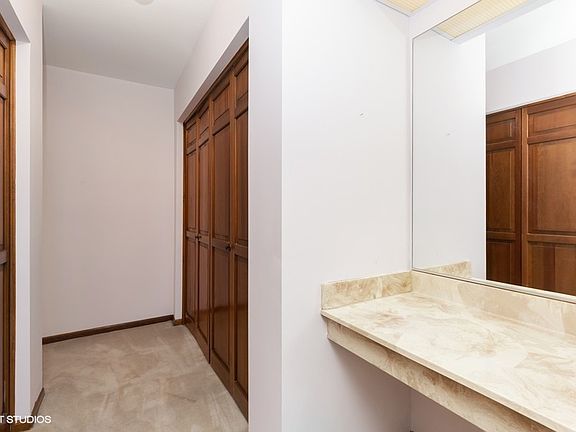 5th image of 263 S Clubhouse Dr Unit 124